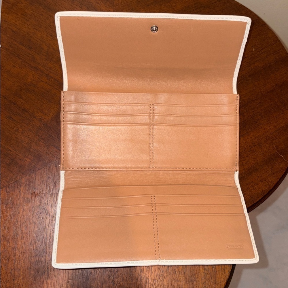 Coach Vintage Ashley white/ cream Leather long wallet  trifold   clutch
Brown In - Picture 9 of 13